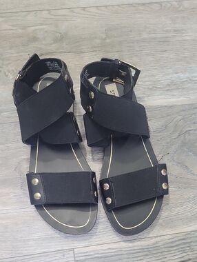 Steve Madden Black Strappy Flat Sandals with Gold Stud Accents And Buckle 6.5